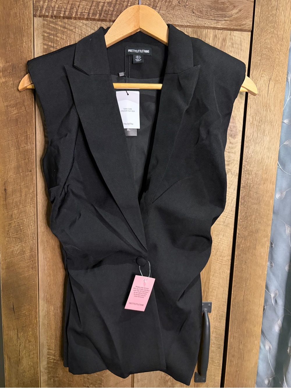 NWT PrettyLittleThing Black Sleeveless Tailored Blazer Vest US 0